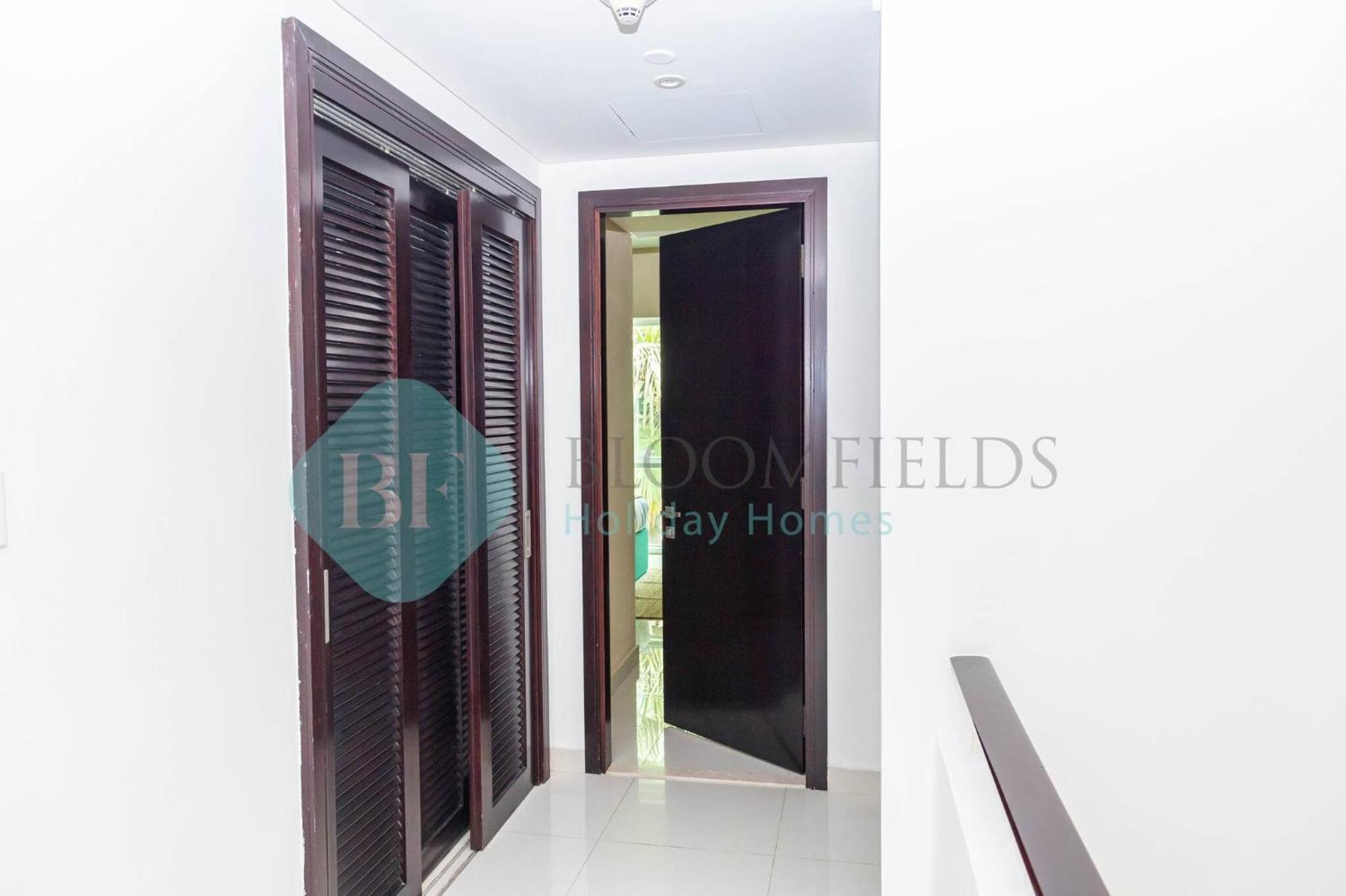 Bloomfields 2br Townhouse Marina Square Alreem *