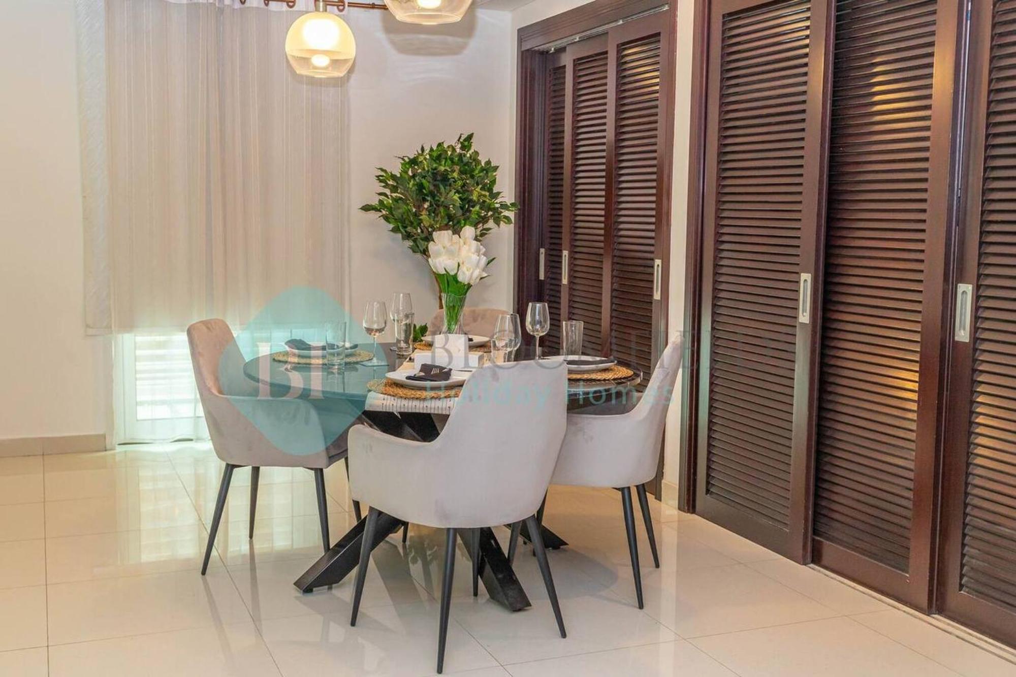 Bloomfields 2br Townhouse Marina Square Alreem